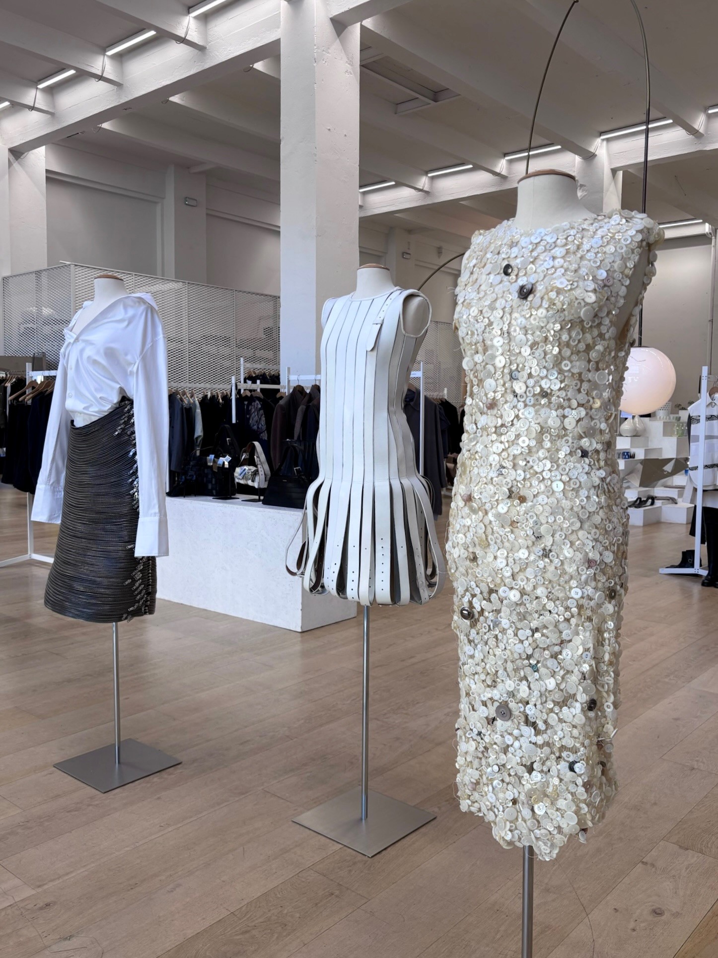 COFRAD Mannequins participe à l’installation de Hodakova