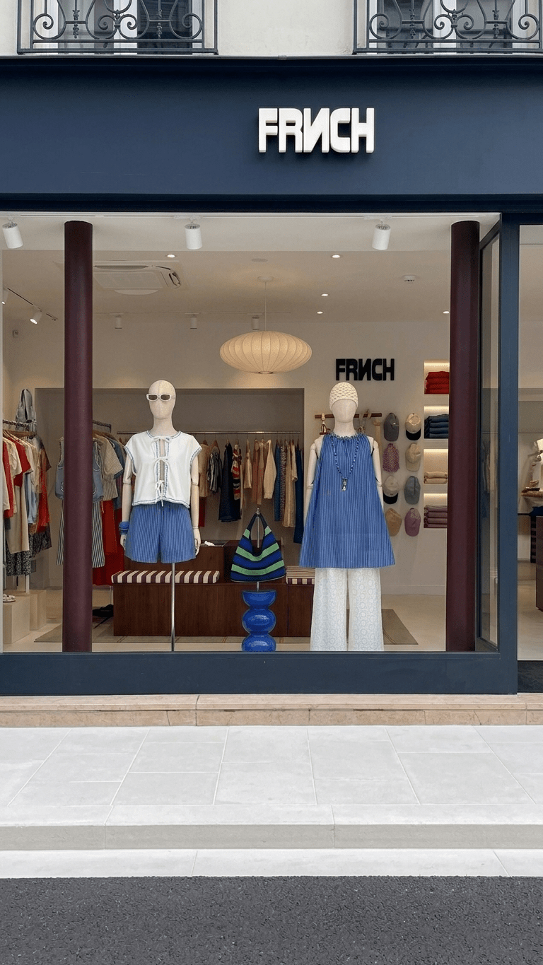 boutique FRNCH vitrine mannequins COFRAD